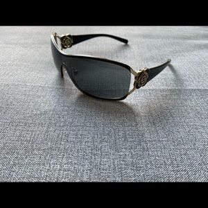 CHANEL Camellia Black And Gold Sunglasses